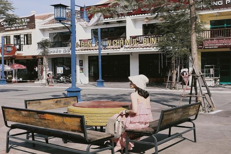 Phố cổ Hạ Long