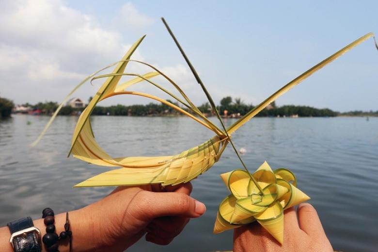 Đồ vật bằng lá dừa