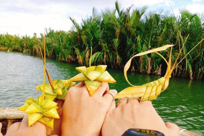 Đồ vật bằng lá dừa