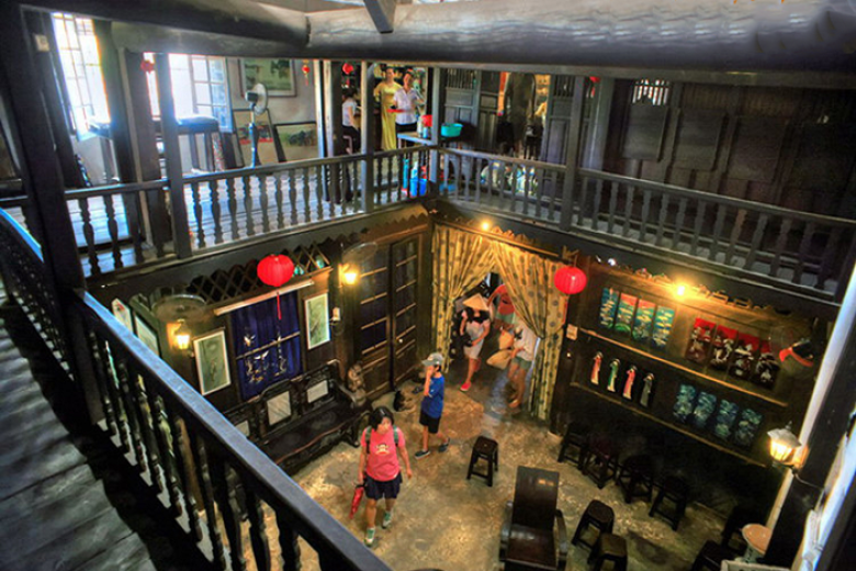 Nhà cổ Phùng Hưng