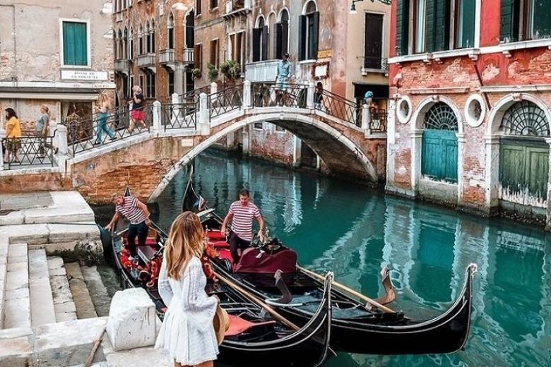 Du Ngoạn trên thuyền Gondola