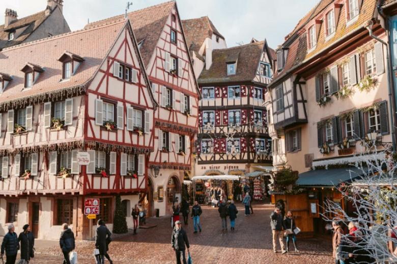 Quảng trường Place de L’Ancienne Douane