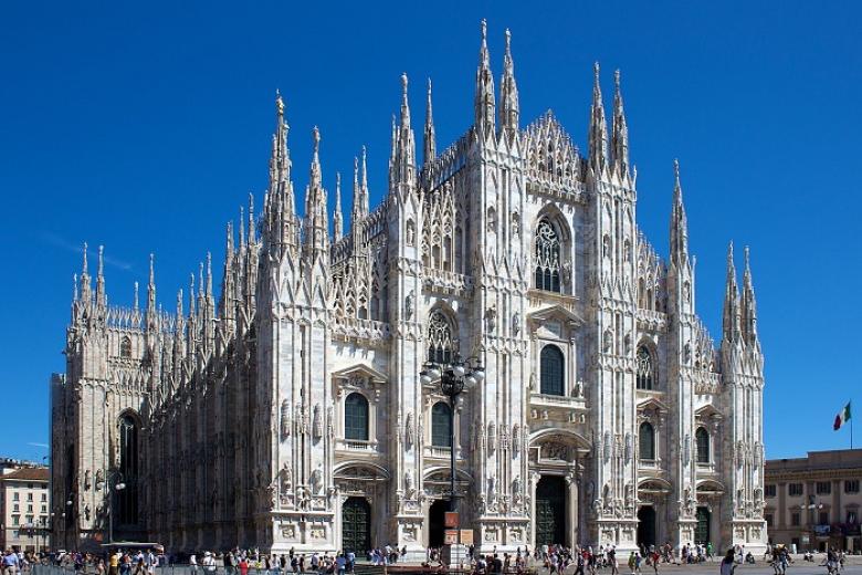 Nhà thờ theo kiểu kiến trúc Gothic tráng lệ Duomo