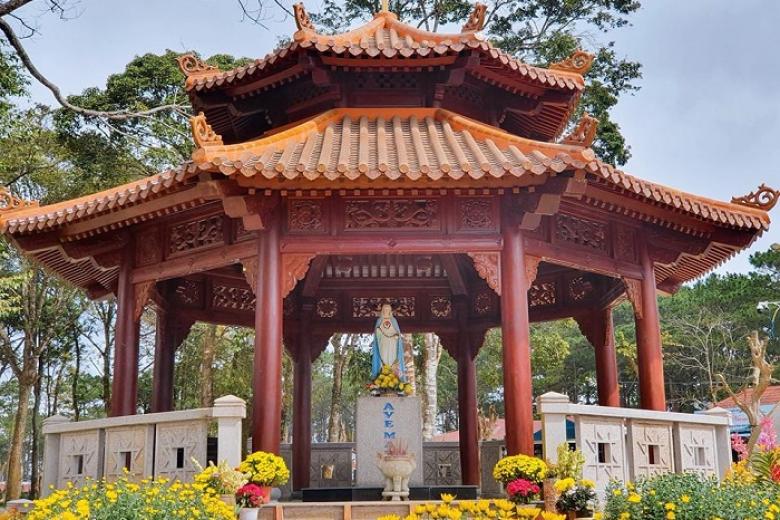 Đức Mẹ Măng Đen