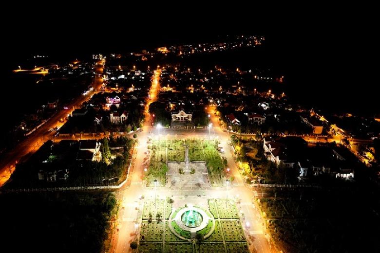 Máng Đen về đêm