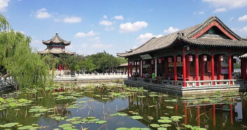 Hồ Đại Minh (Daming Lake)