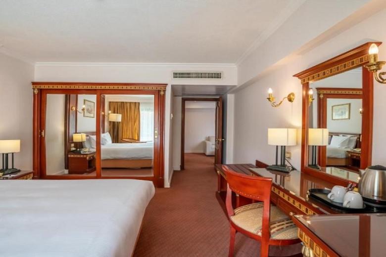 Azal Pyramids Hotel