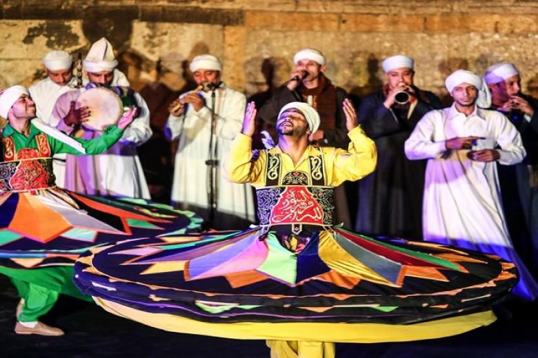 Tanoura show