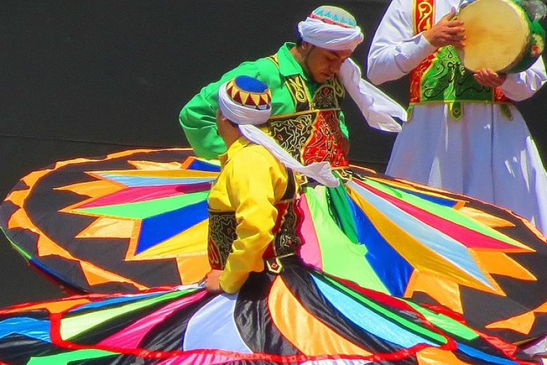 Tanoura show