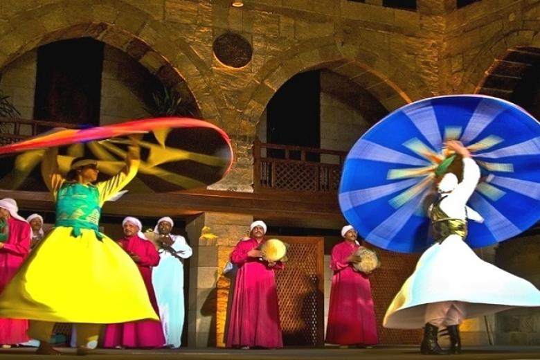 Tanoura show