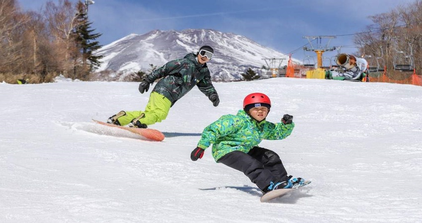 Trải nghiệm tại Fujiten Snow Resort 