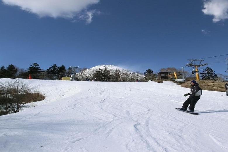 Vui chơi tại khu trượt tuyết Grinpa