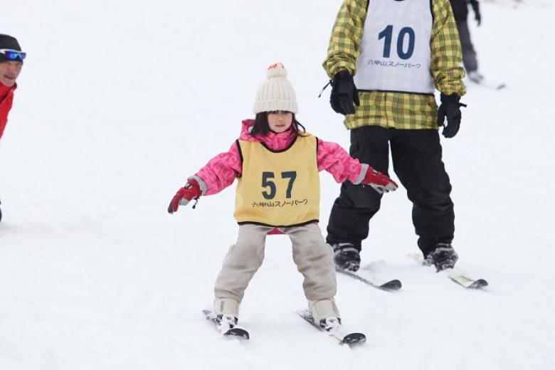 Vui chơi tại khu trượt tuyết Rokkosan