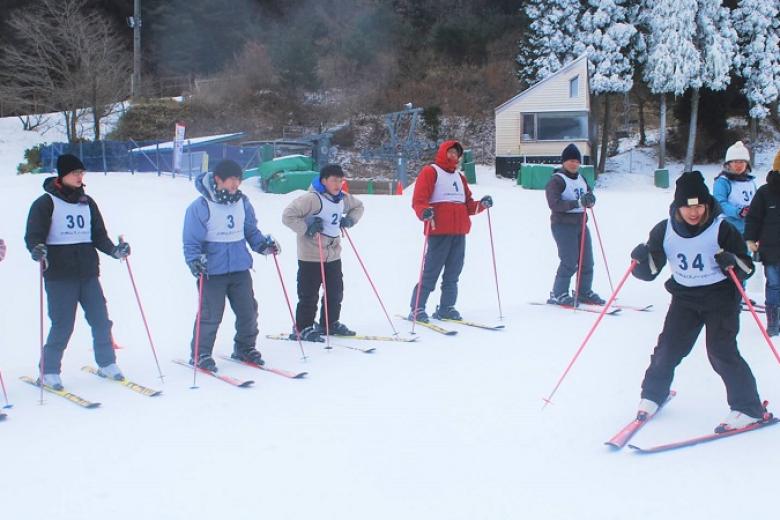 Vui chơi tại khu trượt tuyết Rokkosan