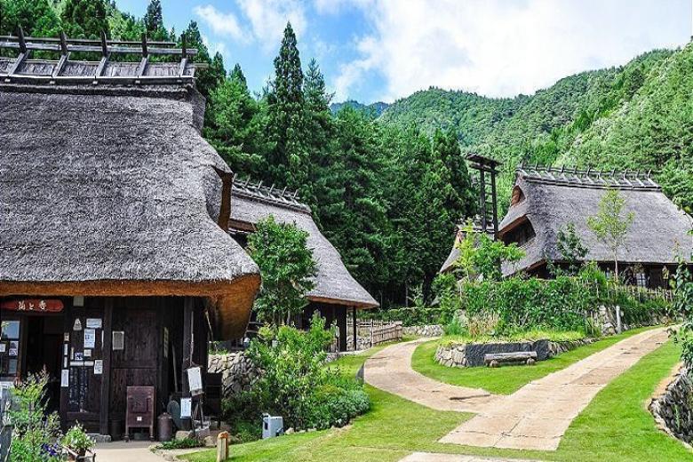 Làng cổ Iyashino Sato Nen Ba