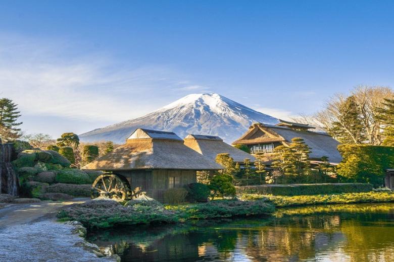 Làng cổ Oshino Hakkai