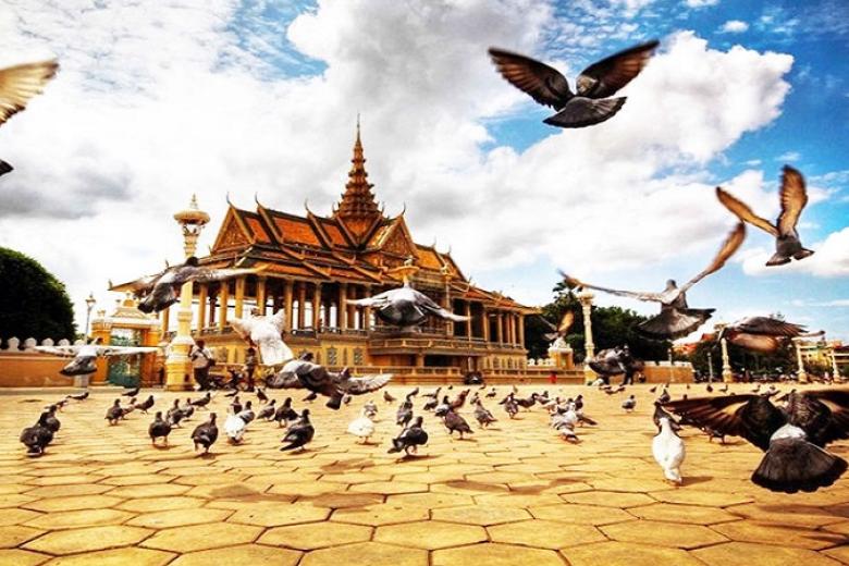 Cung Điện Hoàng Gia