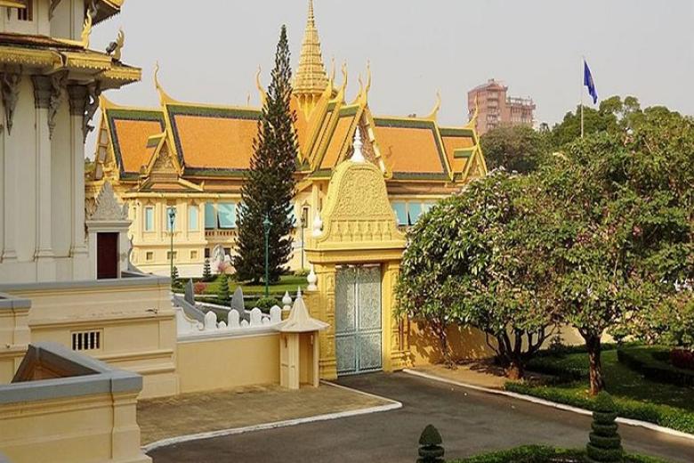 Cung điện Hoàng Gia