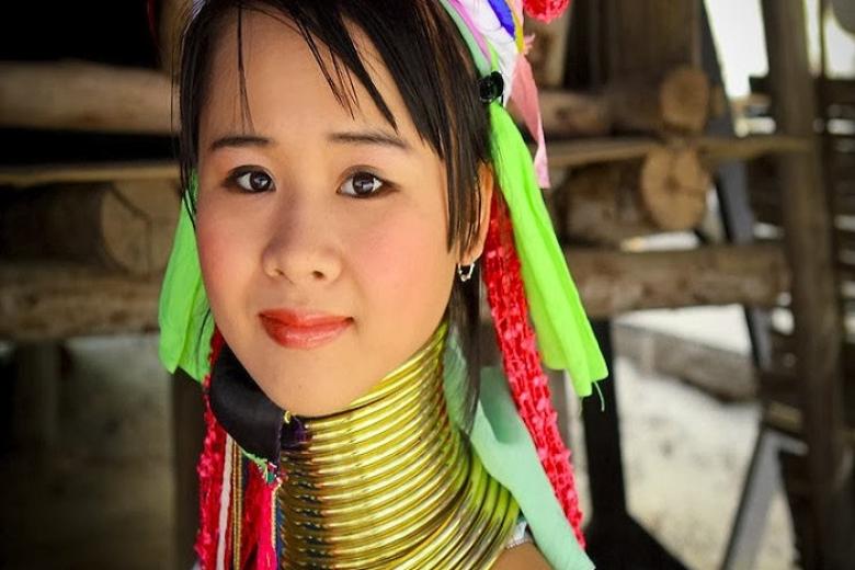 Làng Cổ dài (Long Neck Village)