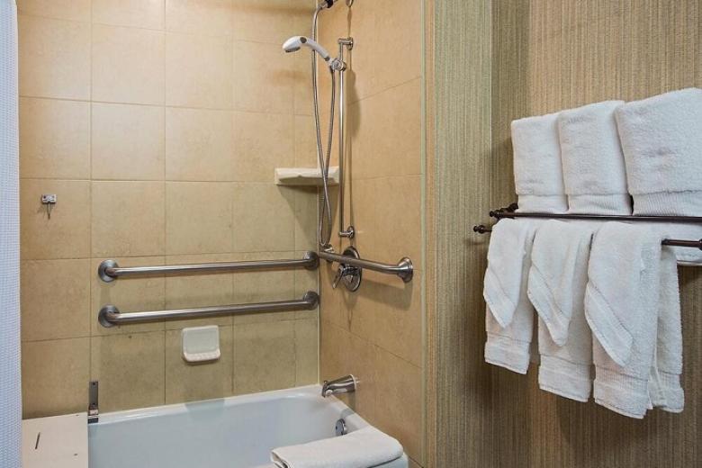 Crowne Plaza Newark Airport, an IHG Hotel