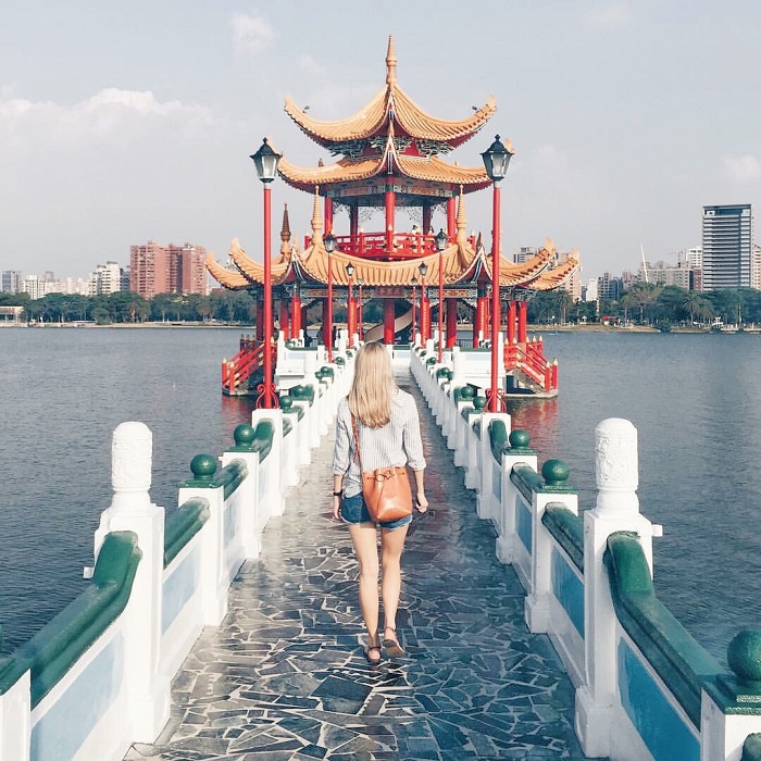 Du lịch đầm Liên Trì (Lotus Pond) 