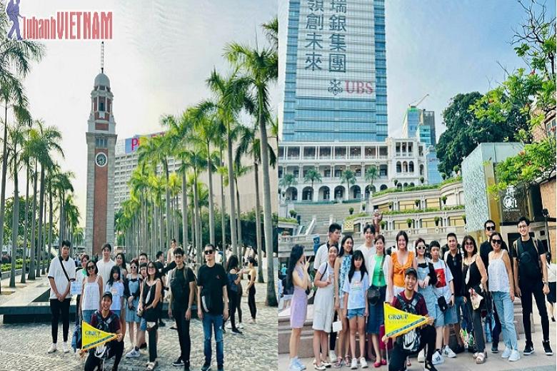 Khách chụp ảnh lưu niệm