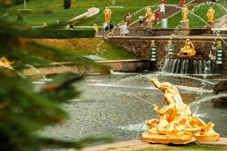 Cung Điện Mùa Hè (Peterhof)