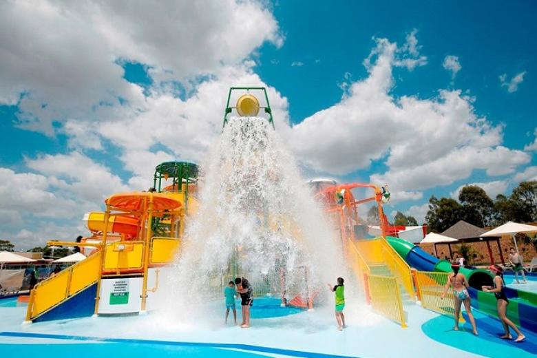 Công viên nước Aquatopia Water Park