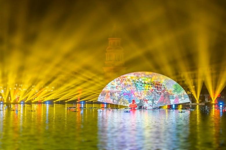 Show diễn Sắc màu Venice