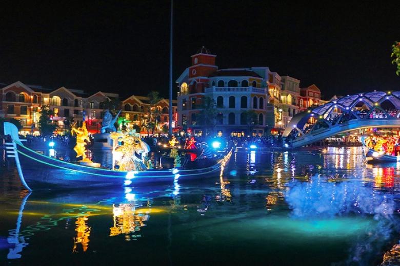 Show diễn Sắc màu Venice