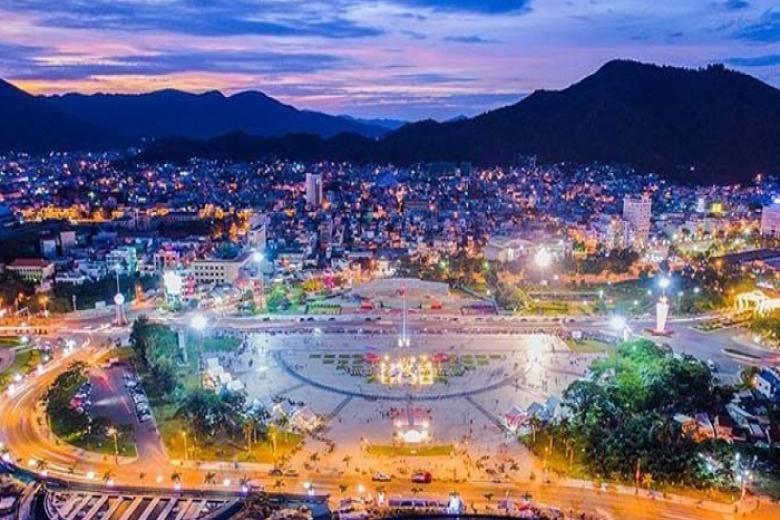 Quảng trường Quy Nhơn về đêm