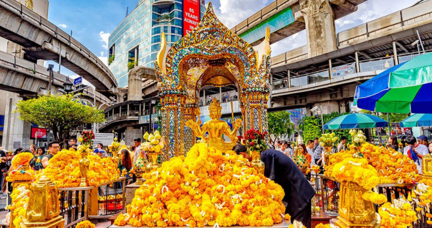 Đền Phật Bốn Mặt San Phra Phrom - điểm đến linh thiêng giữa lòng Bangkok nhộn nhịp
