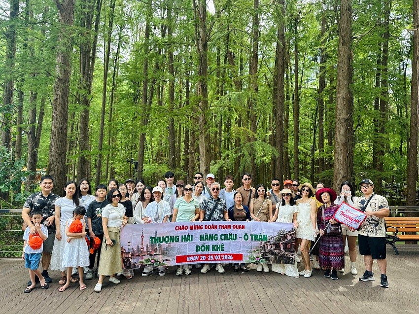 Đoàn khách du lịch Trung Quốc Đoàn khách du lịch Trung Quốc