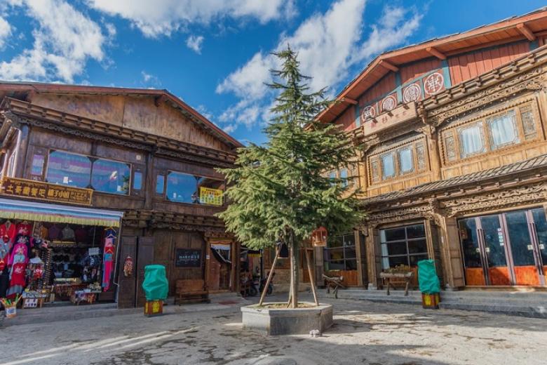 Thành Cổ DukeZong (Thành cổ Ánh Trăng)