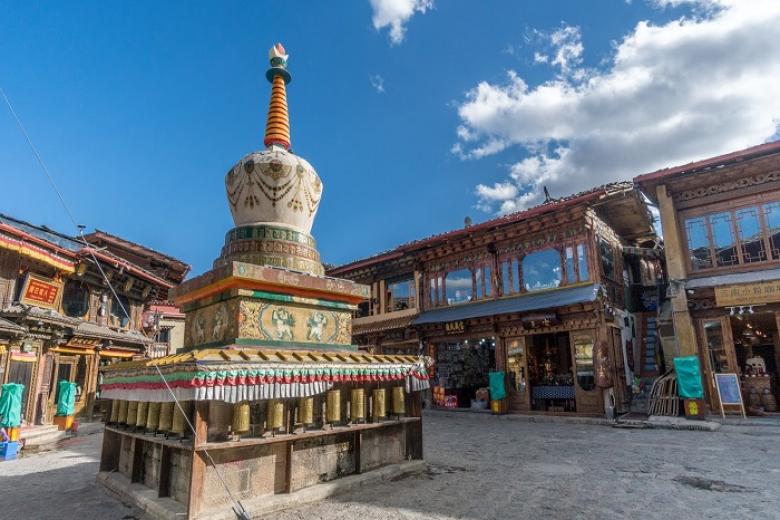 Thành Cổ DukeZong (Thành cổ Ánh Trăng)