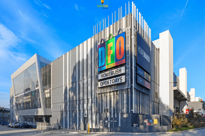 Mua sắm tại khu DFO